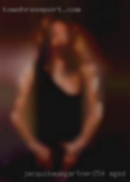jacquiBaumgartner254 aged sexy nude woman USA